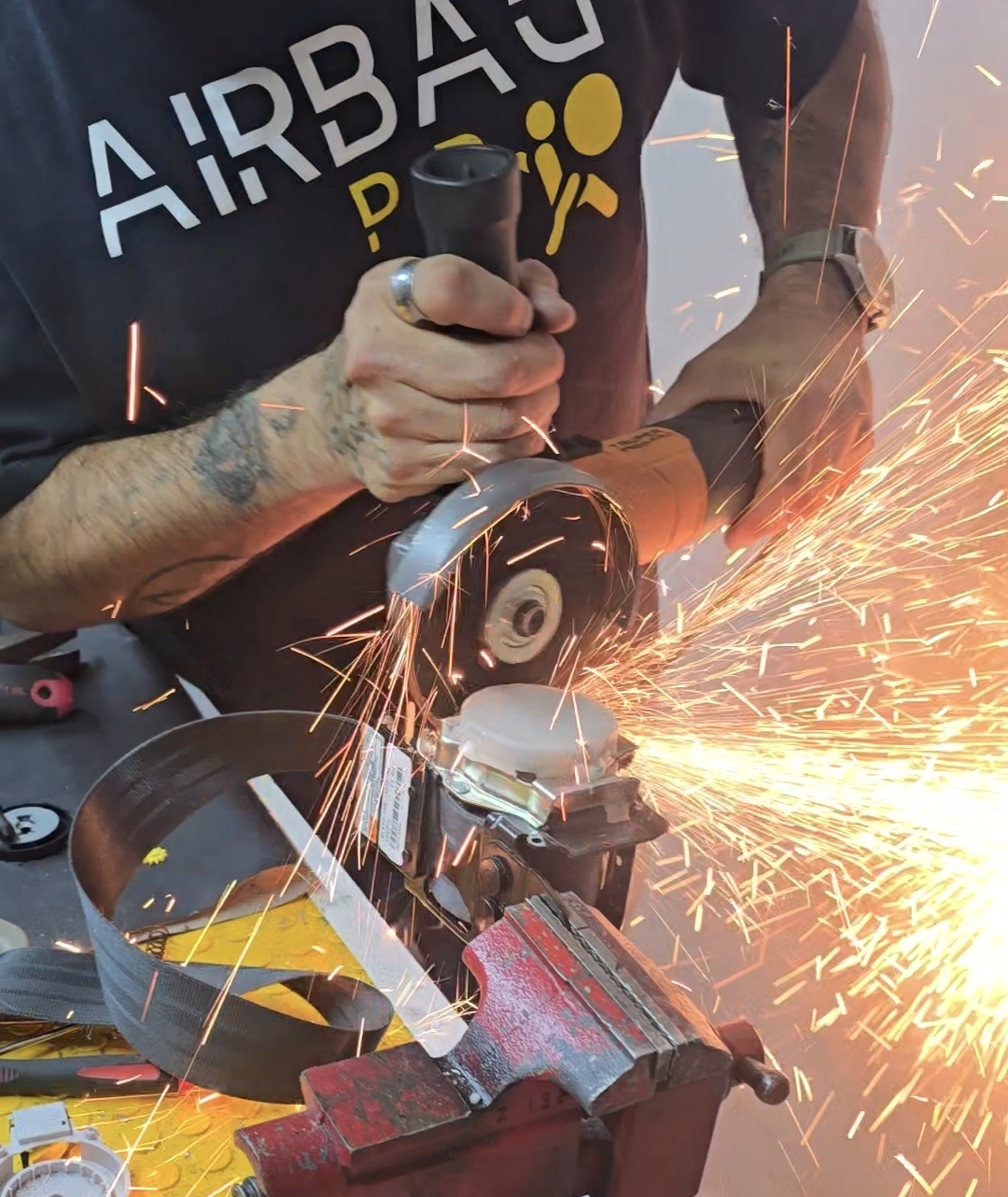 Trabajo en taller — AirBag Pro
